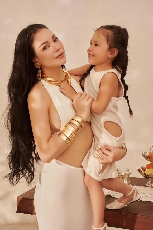 a-hau-giau-chuyen-mang-thai-1=2