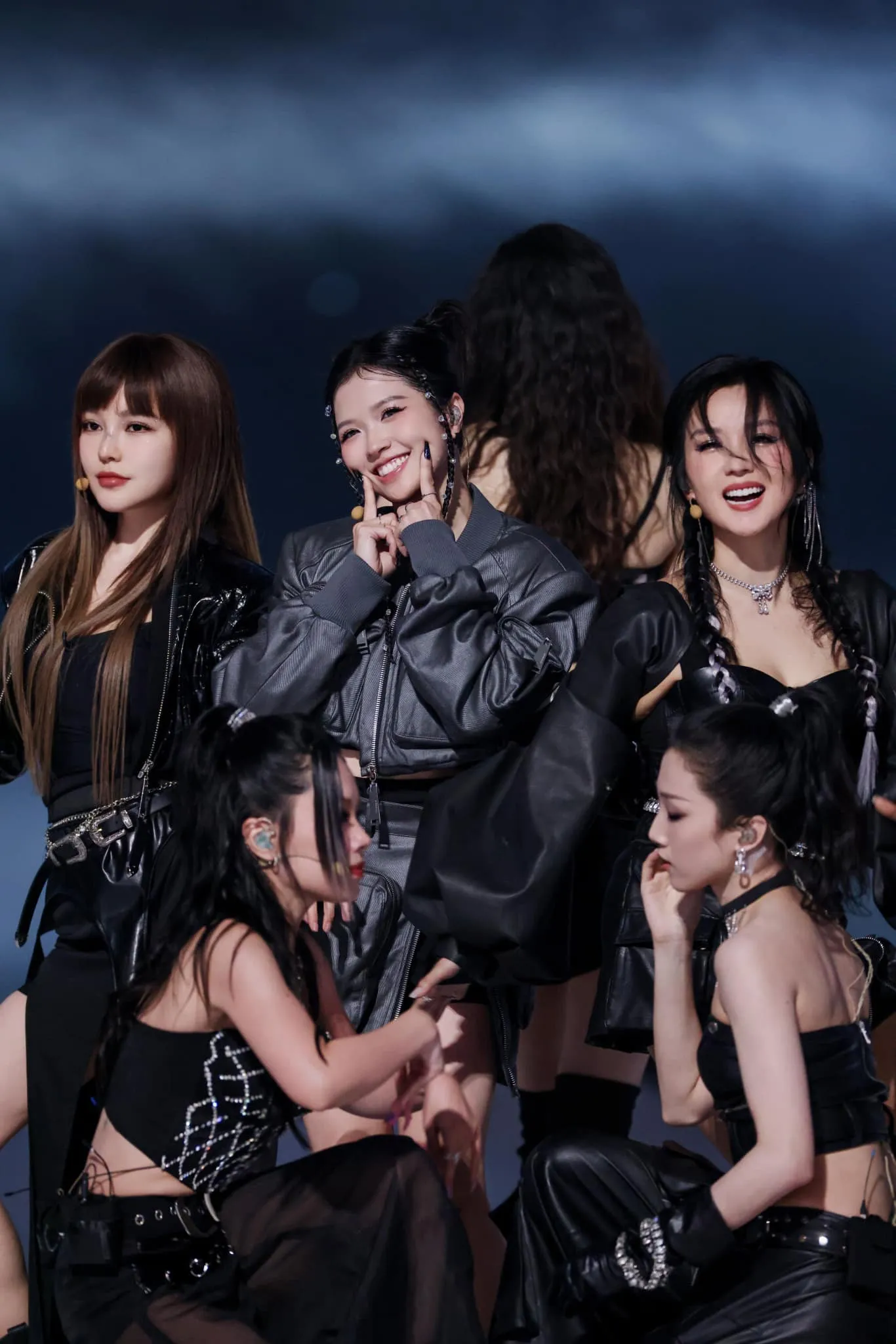 suni-ha-linh-dap-gio