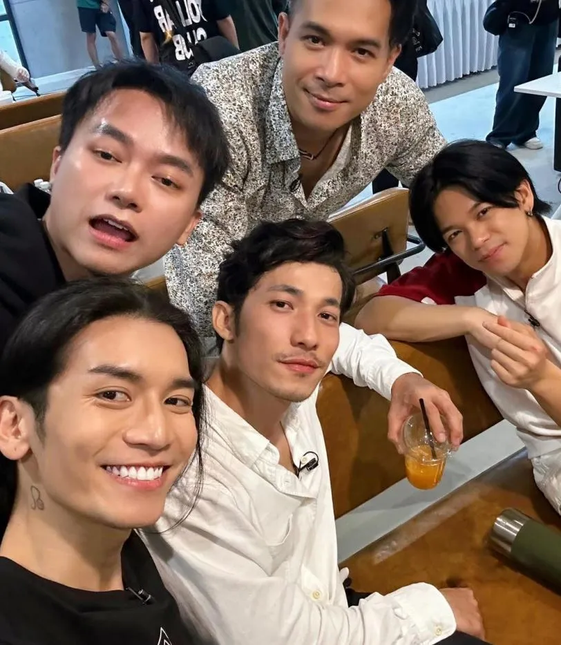 moon-light-top-social-3