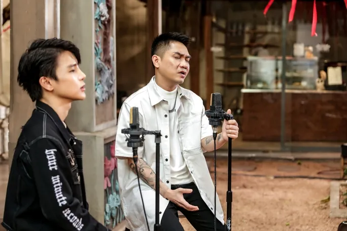 Pham-dinh-thai-ngan-va-khanh-hung