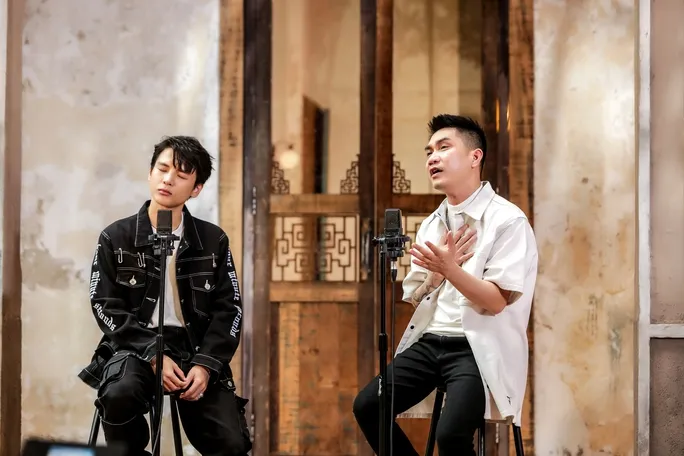 Pham-dinh-thai-ngan-va-khanh-hung