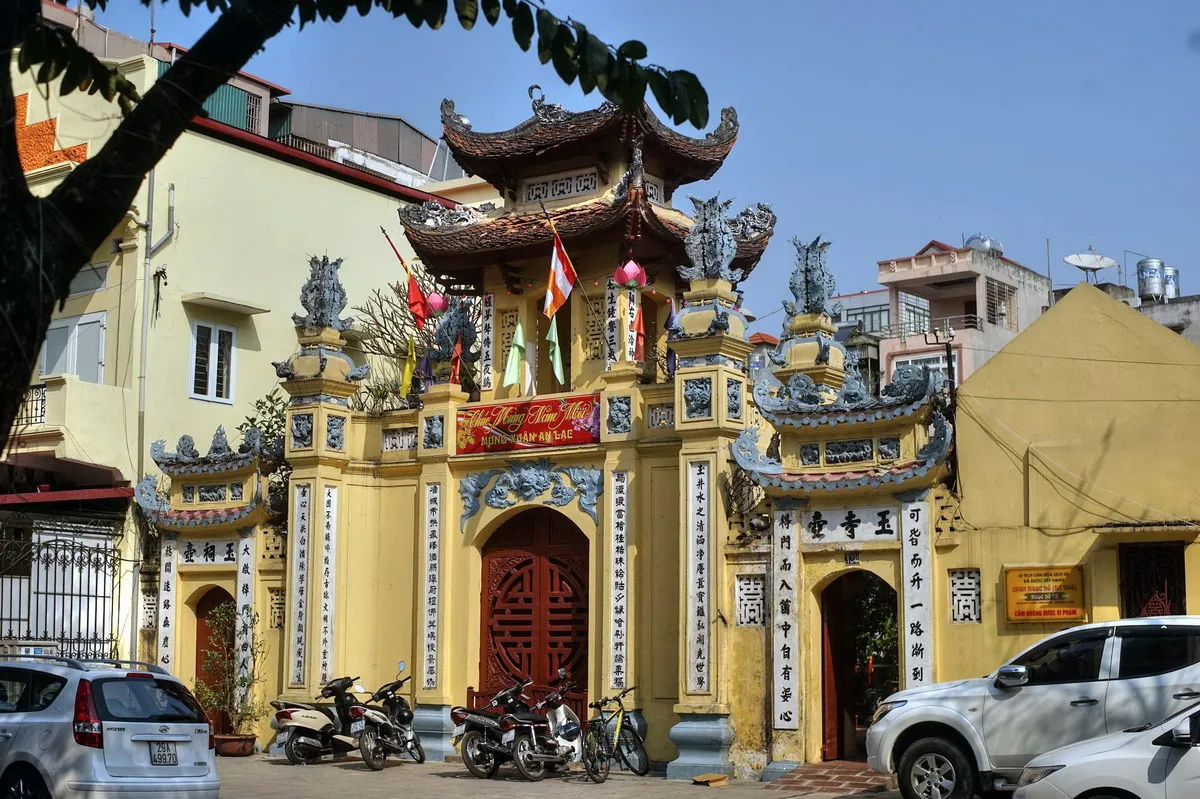 Chua-Ngoc-Ho