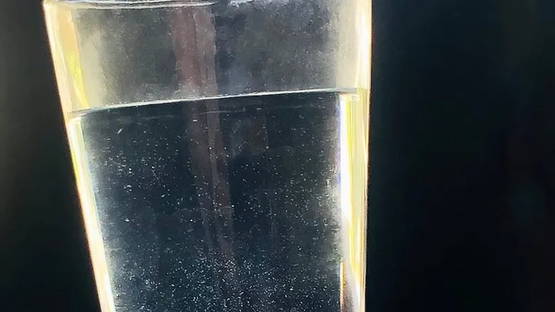 nuoc-dun-xong-soi-de-nguoi-co-bi-thiu-khong