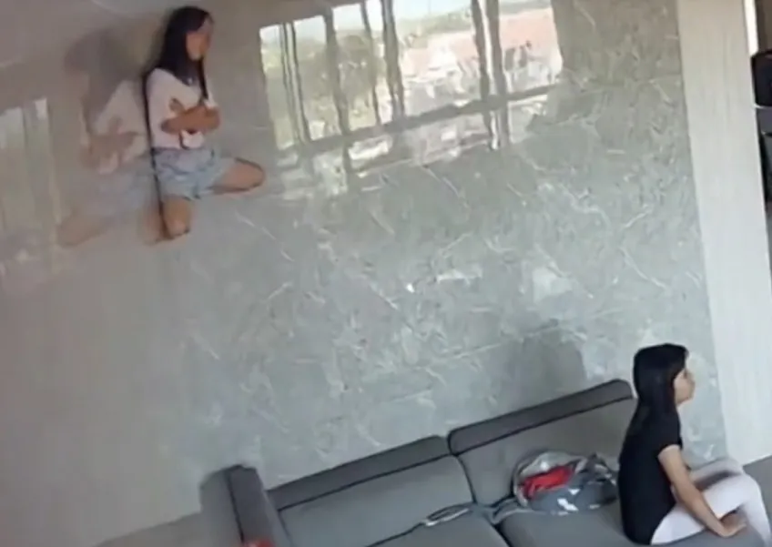 be-gai-nguoi-nhen-khien-cong-dong-mang-Trung-Quoc-xon-xao