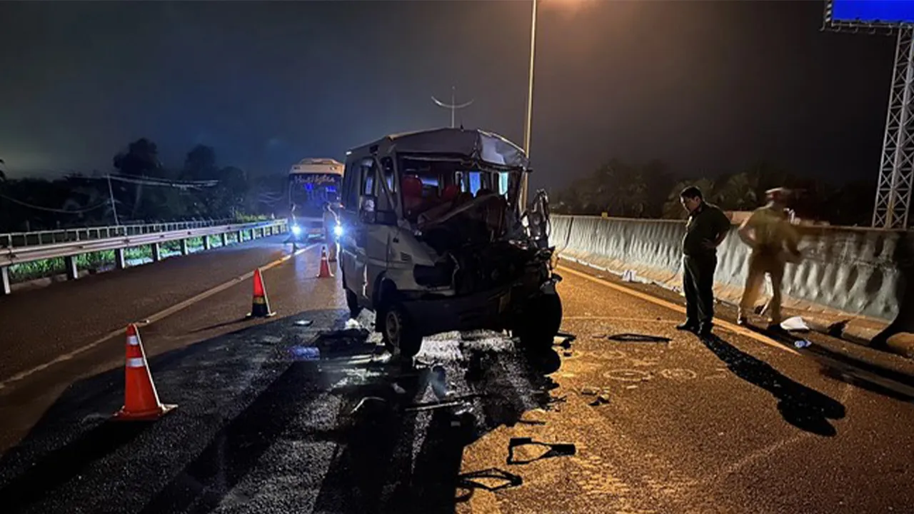 tai-xe-linh-2-nam-tu-vi-khong-cuu-nguoi-gap-nan