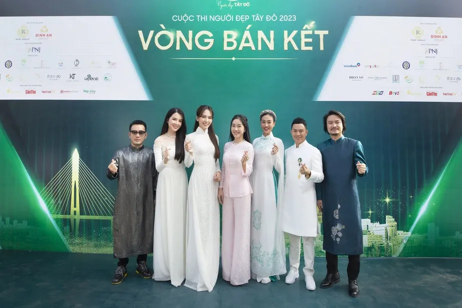 z4962772457572_003d0bc5546e8b8553ba4fa51e21b49e