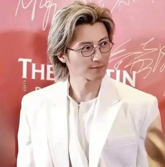 z4962877207537_9509cc0c74d0bbc5b198662d2e3f8c18