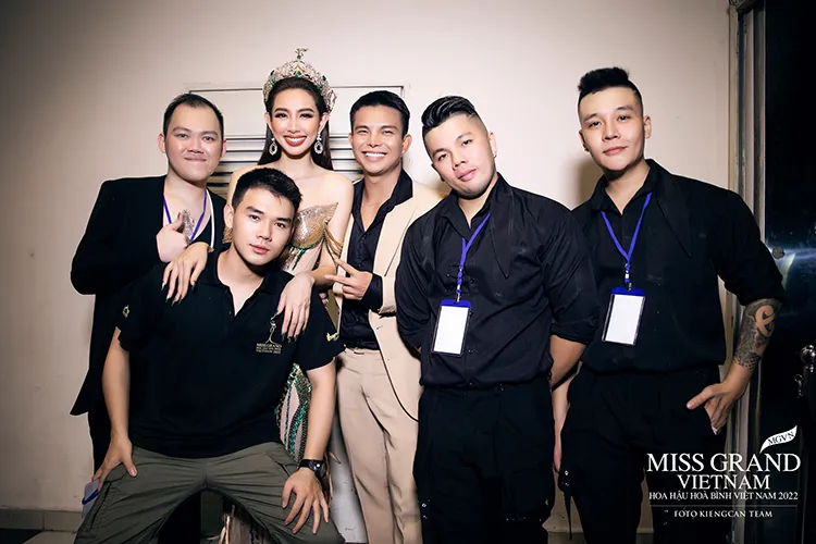 HOA HẬU THÙY TIÊN