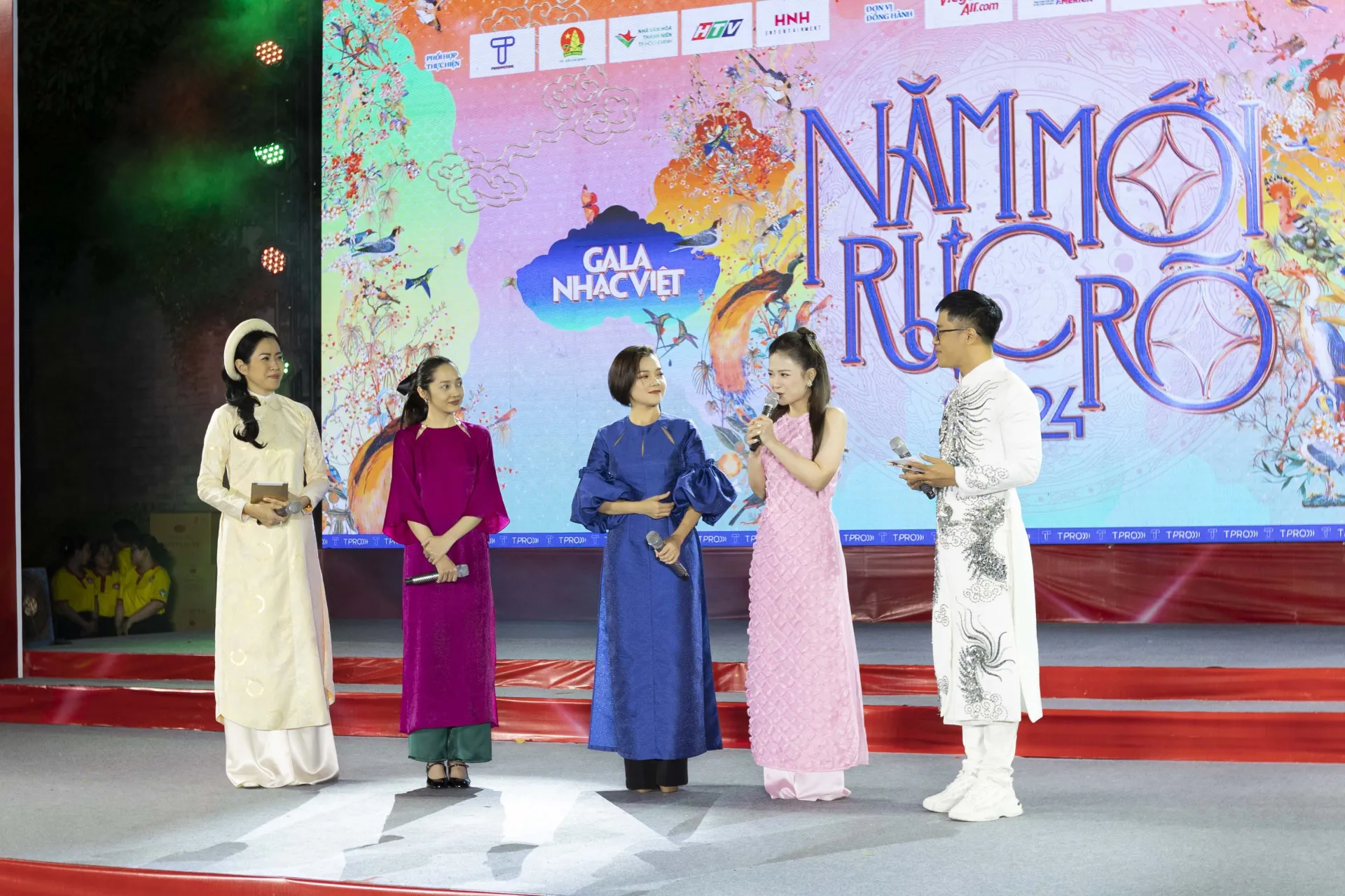 BAO ANH - THANH NGOC - DU