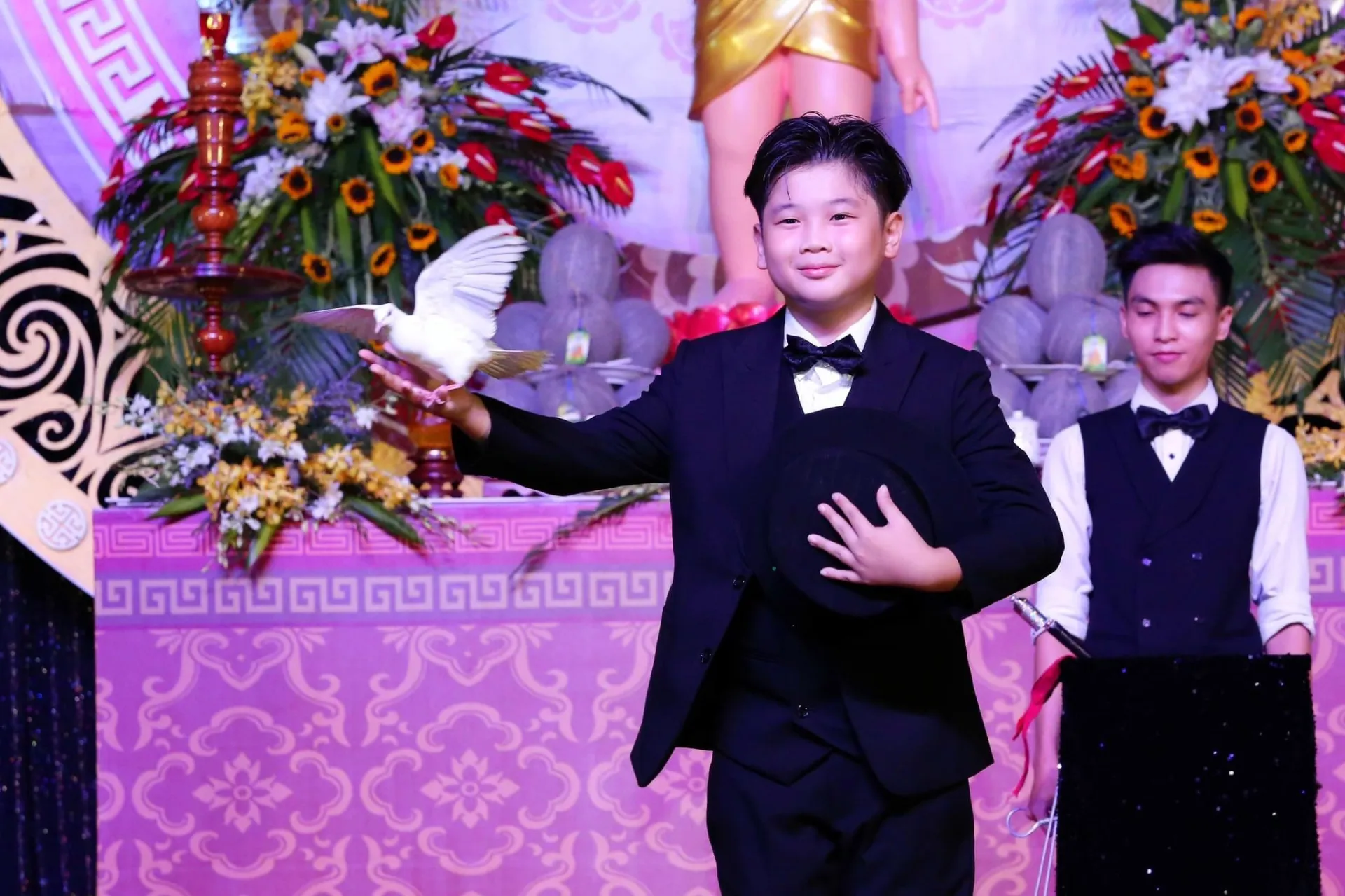 3. Bao Long la ao thuat gia nhi duoc yeu men7