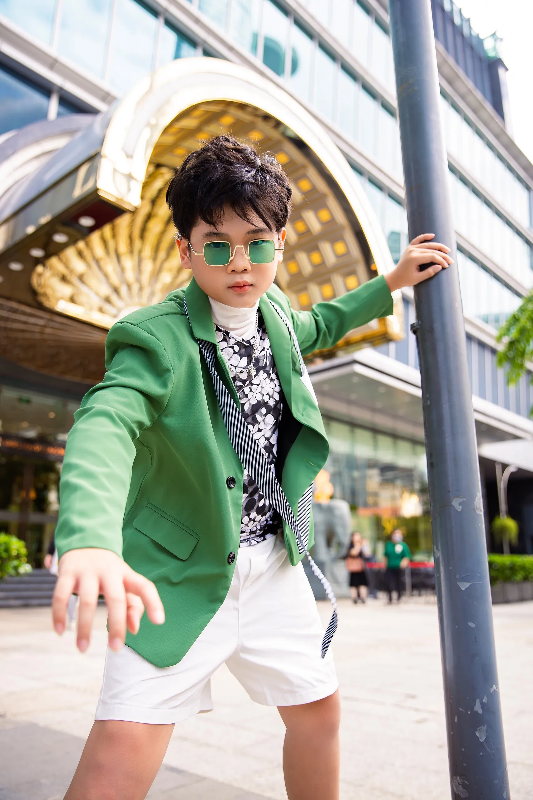 Bao Long co phong cach thoi trang sanh dieu17