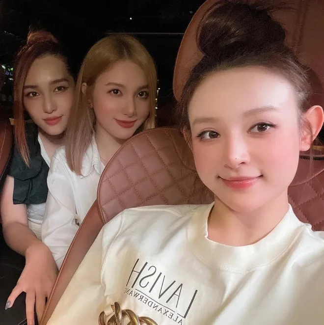 z5143248684363_733a14da919a5483ac25a047ac9711a4