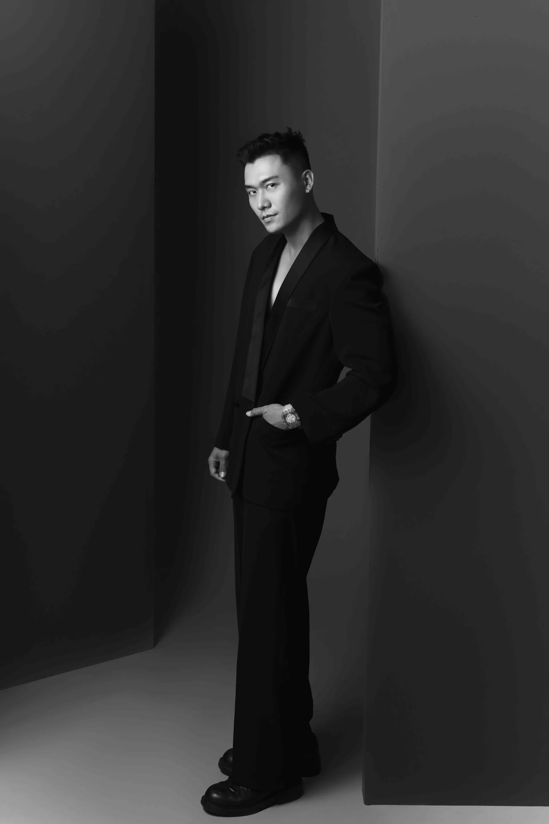 xuan-phuc-gay-xuc-dong-voi-vai-linh-cuu-hoa-trong-di-ve-phia-lua (7)