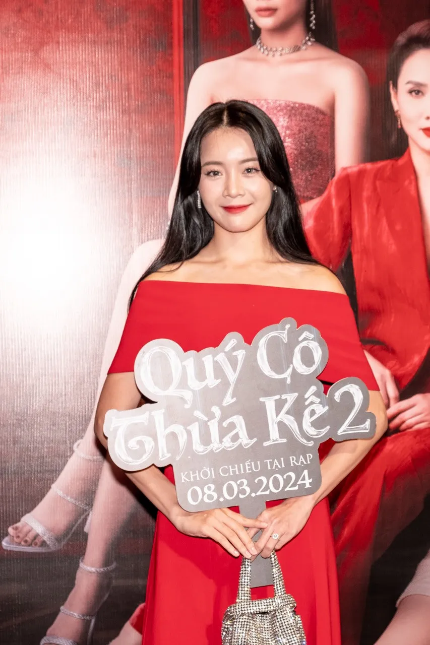 z5223052076652_18579c8e4b49805acc0ae5d00e61d1df