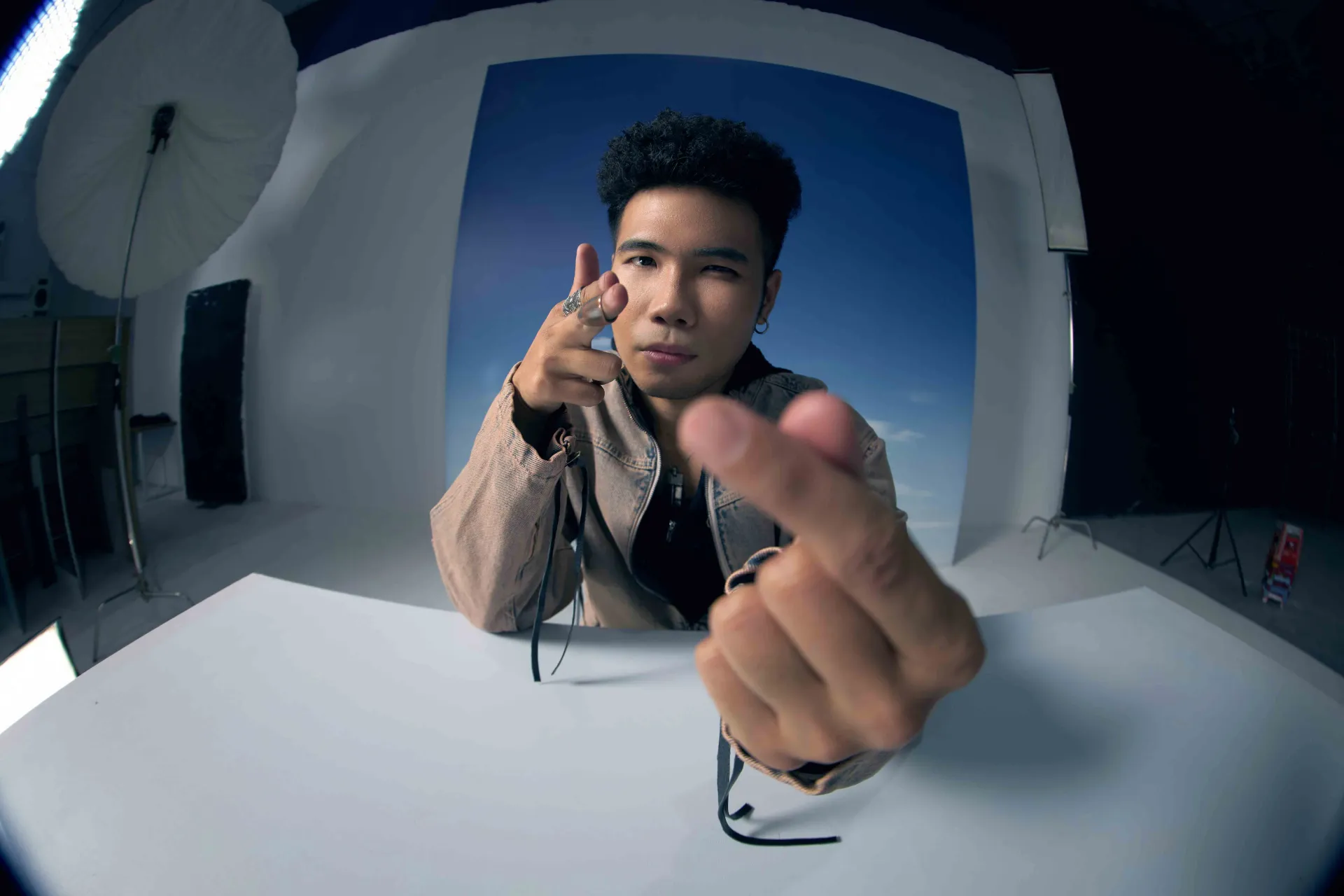 phuc-du-ra-mat-hai-ca-khuc-cung-luc-moi-me-nghi-hiu-con-nang-moi-tinh-iu (6)