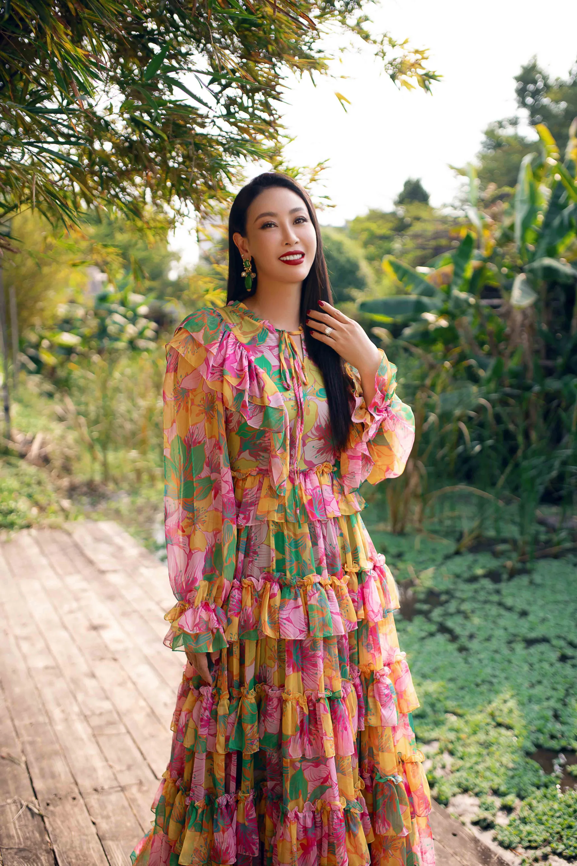 hoa-hau-ha-kieu-anh-khoe-sac-trong-5-thiet-ke-cung-hoa-tiet-xuan-he (11)