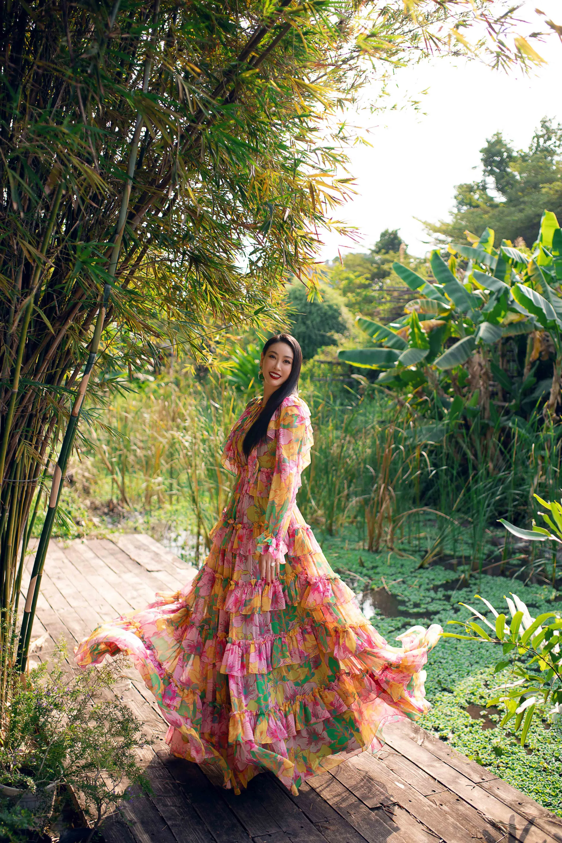hoa-hau-ha-kieu-anh-khoe-sac-trong-5-thiet-ke-cung-hoa-tiet-xuan-he (9)