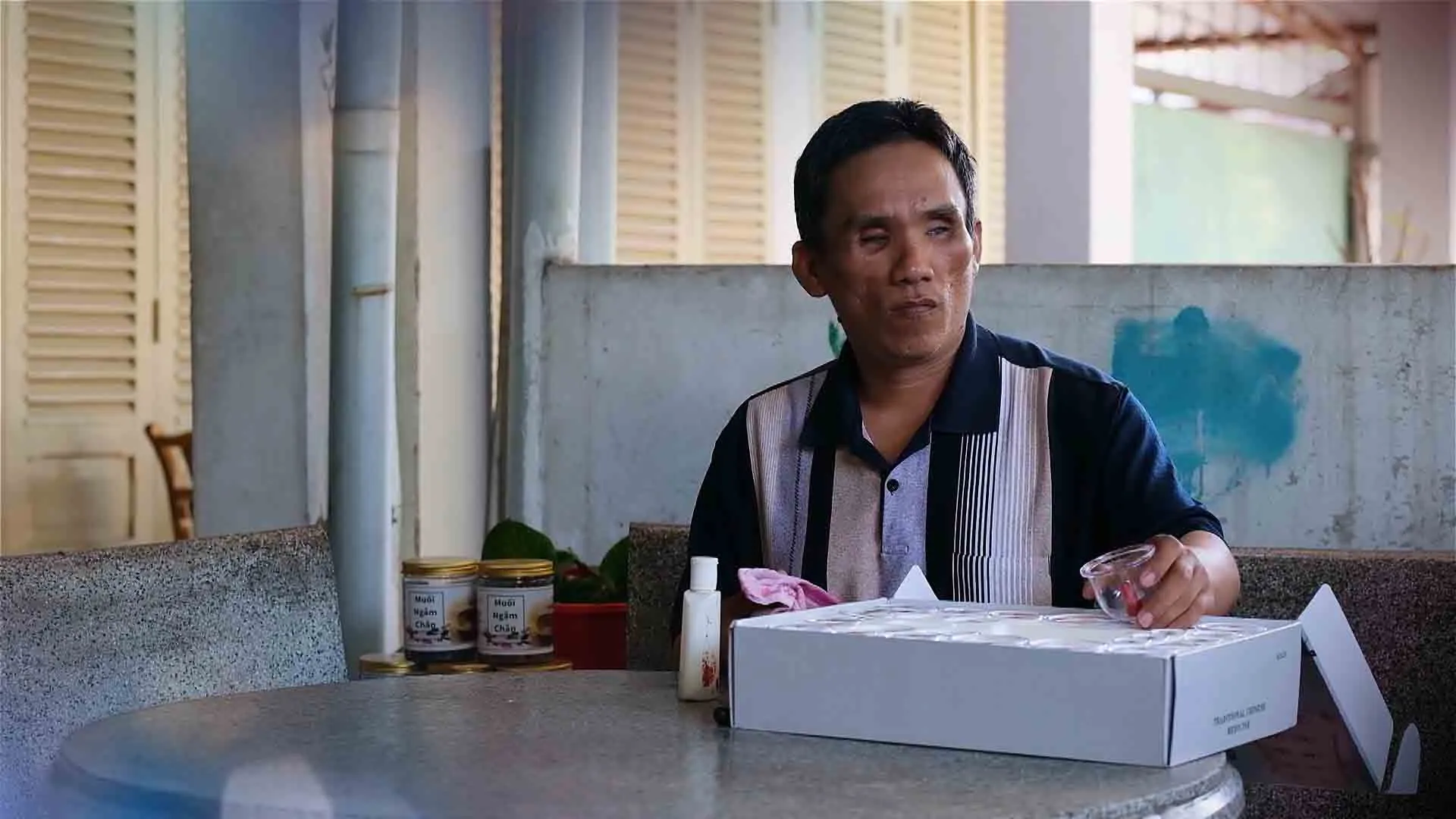 than-tai-go-cua-cam-dong-tam-long-hieu-thao-cua-nguoi-con-khiem-thi-danh-cho-me-gia (1)