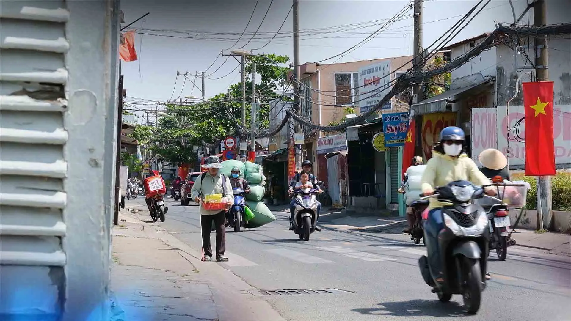 than-tai-go-cua-cam-dong-tam-long-hieu-thao-cua-nguoi-con-khiem-thi-danh-cho-me-gia (8)