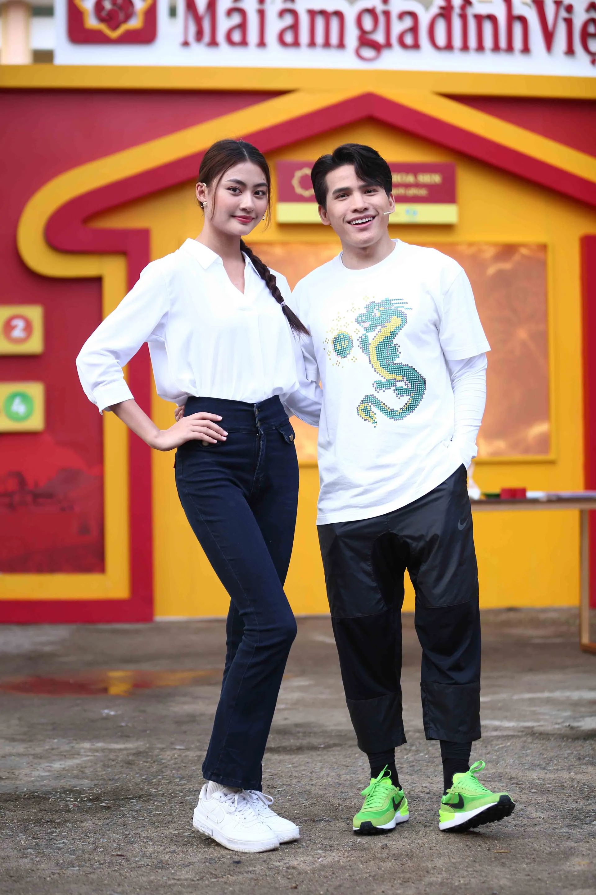 ca-si-quoc-thien-va-hoa-hau-bui-xuan-hanh-gop-suc-mang-ve-giai-thuong-105-trieu-cho-tre-em-mo-coi (10)