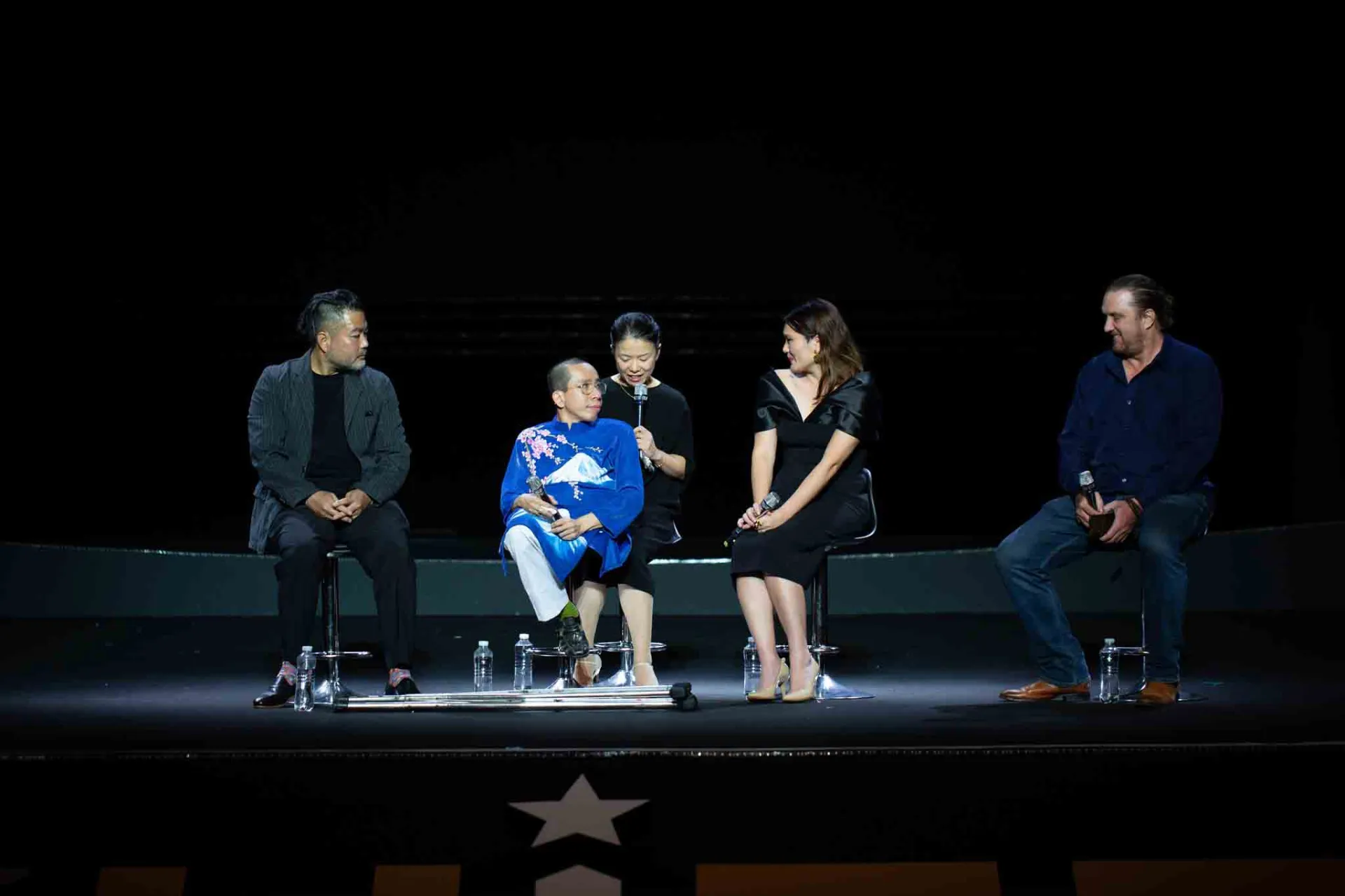 A 3 anh giao lưu khi cong chieu 2