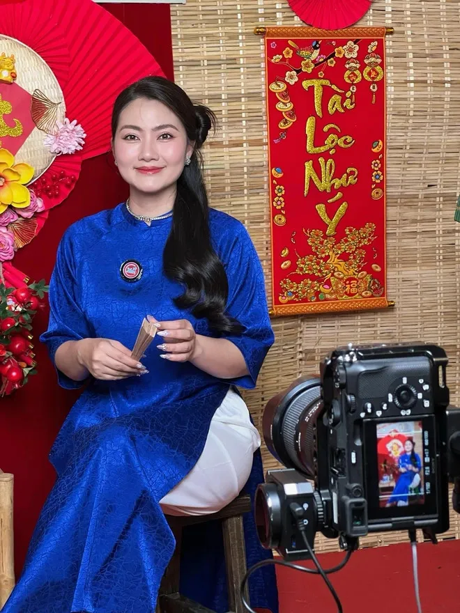 z5639677471333_76f4e6ddd1f134f1dd44a5c98586f597