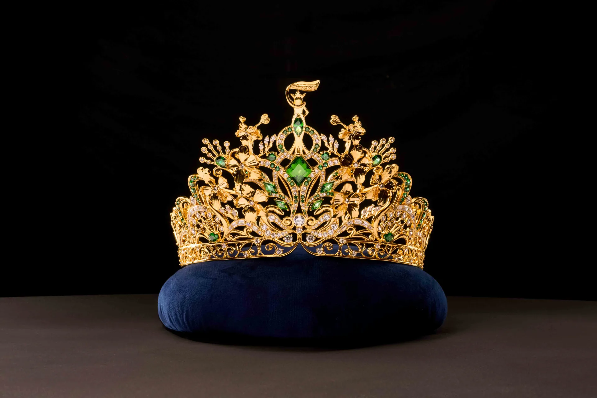 Tiara Á hậu 1