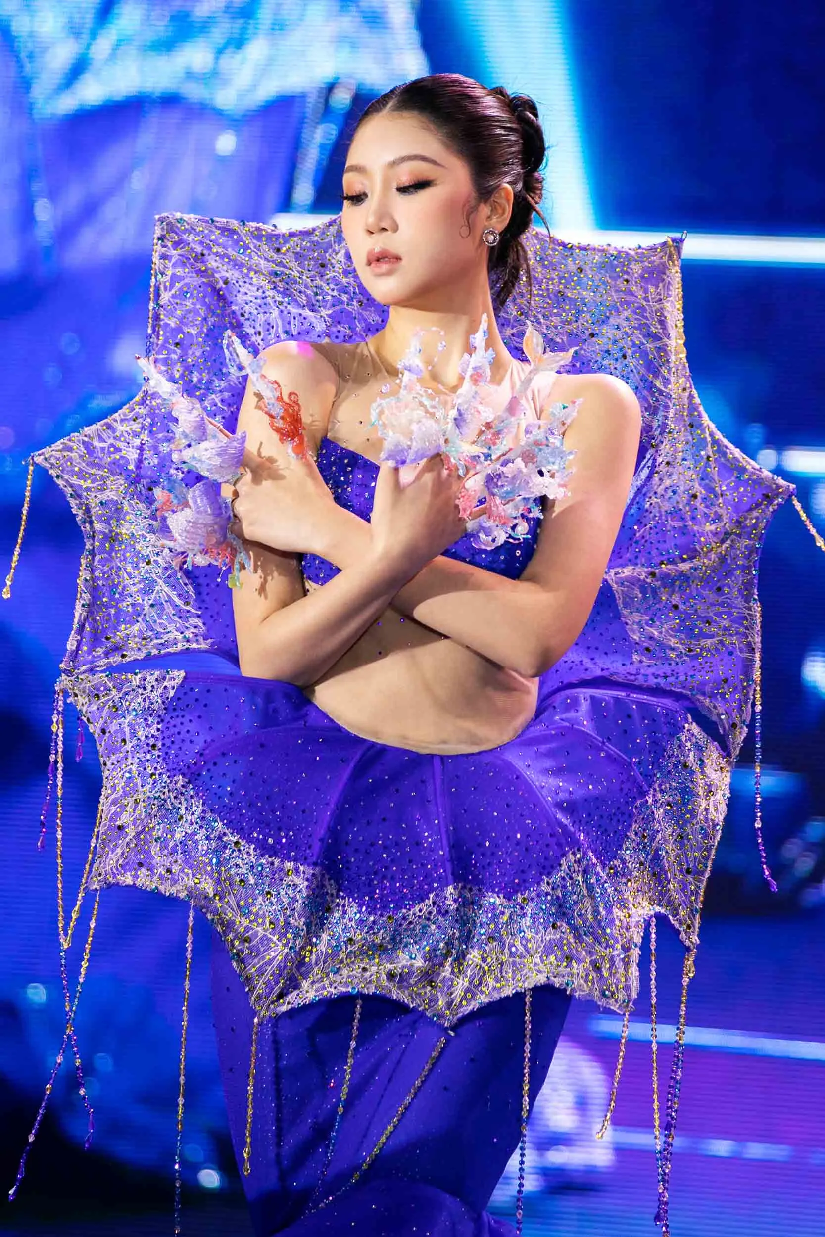 VEDETTE - HOA HẬU LAN ANH (2)