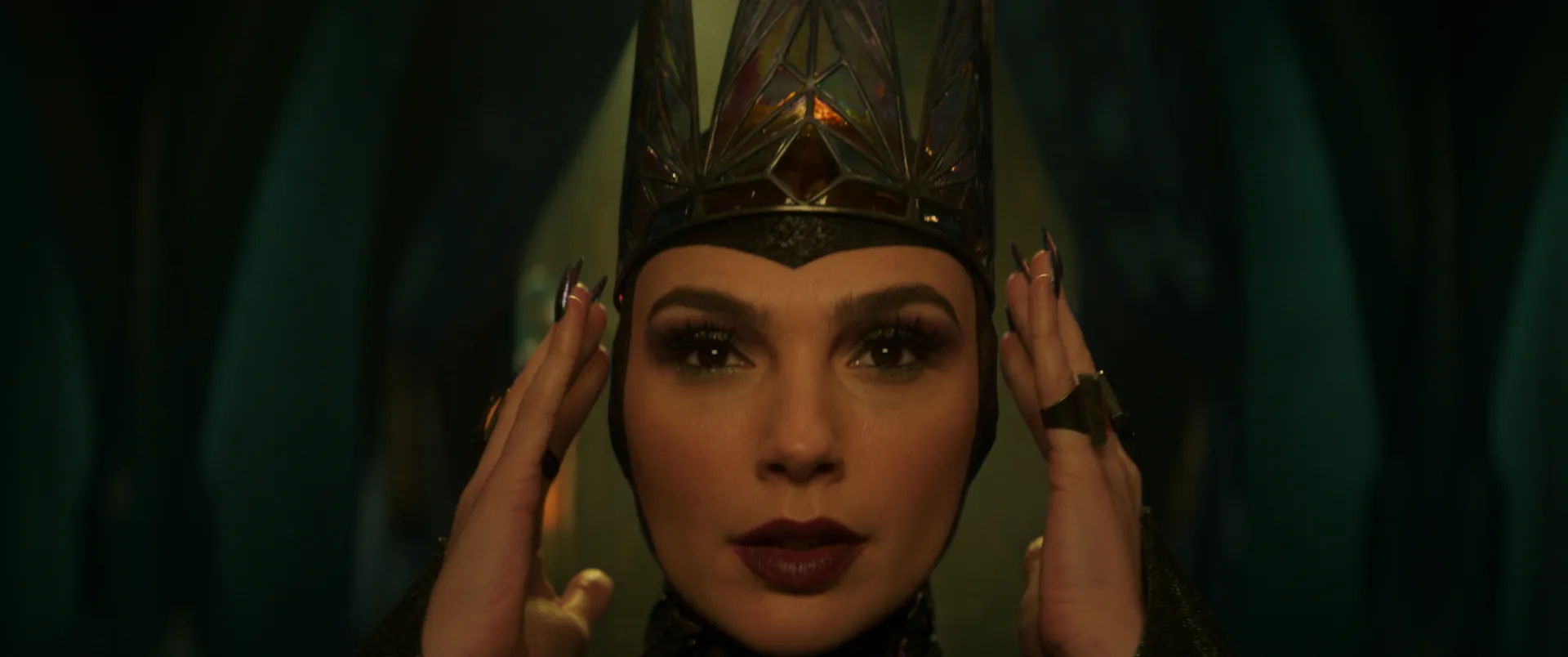 SnowWhite_dtlr1_4k_r709f_stills_240801.087393