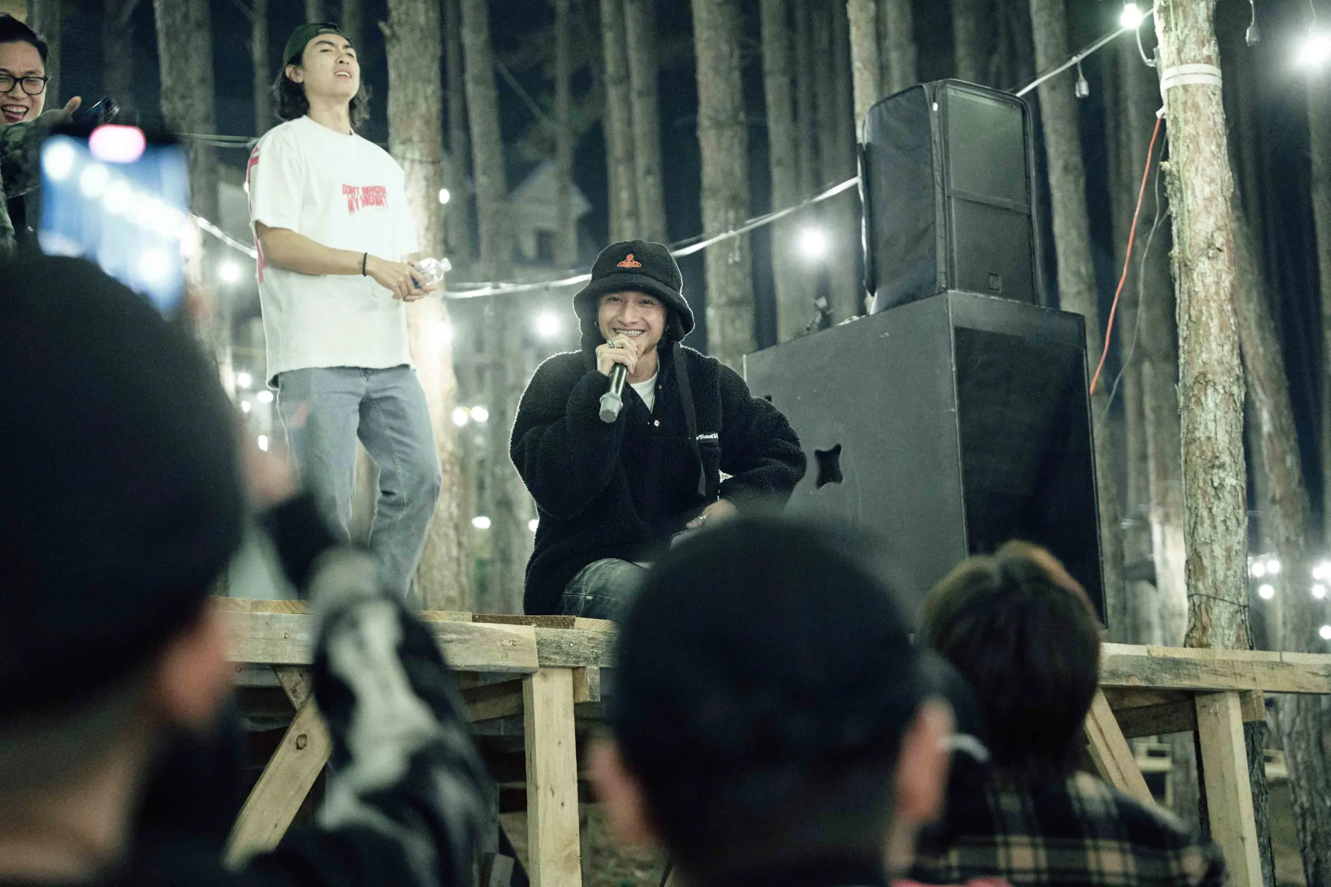 Trại Hỏa biểu diễn ở gala