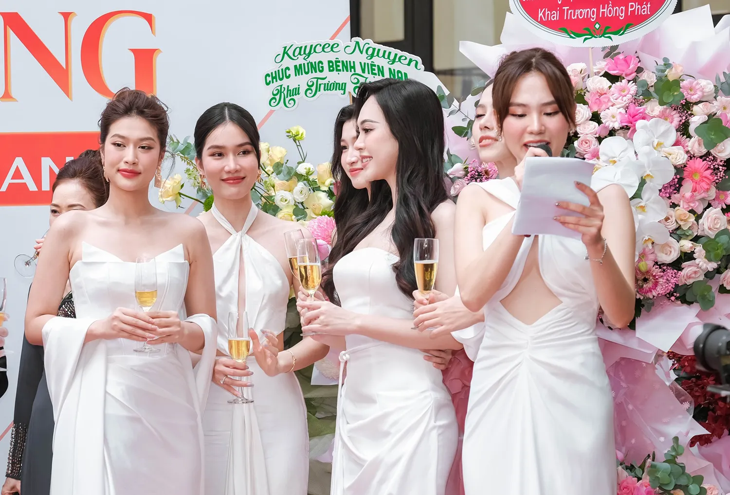 Mai-Phuong-dat-show-lam-mc-1