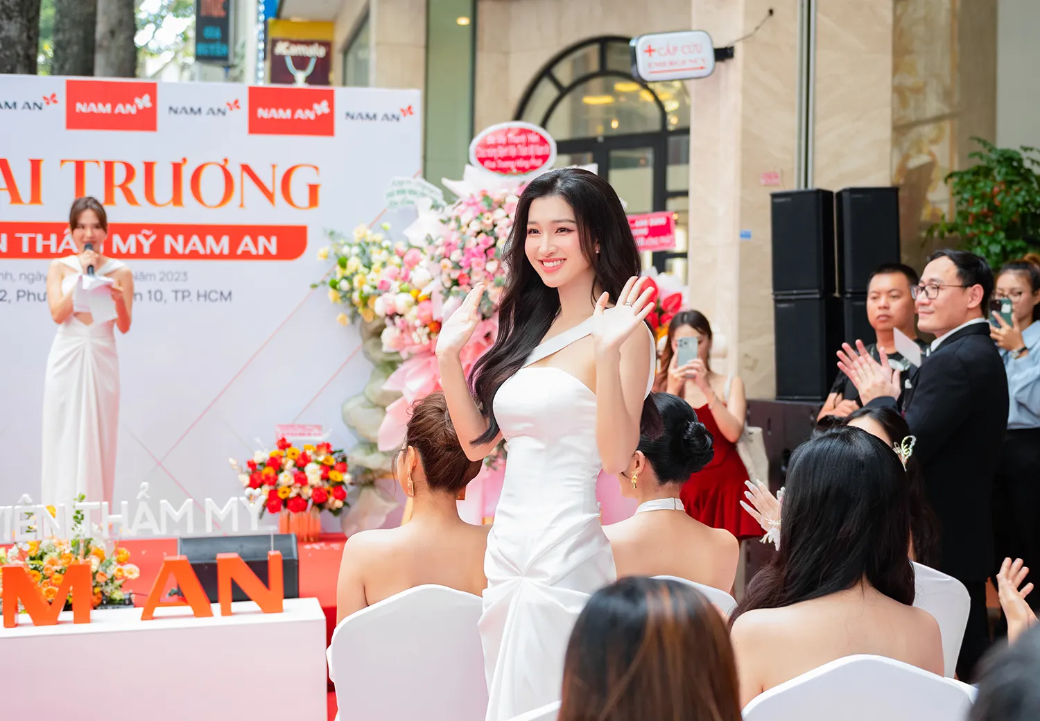 Mai-Phuong-dat-show-lam-mc-6