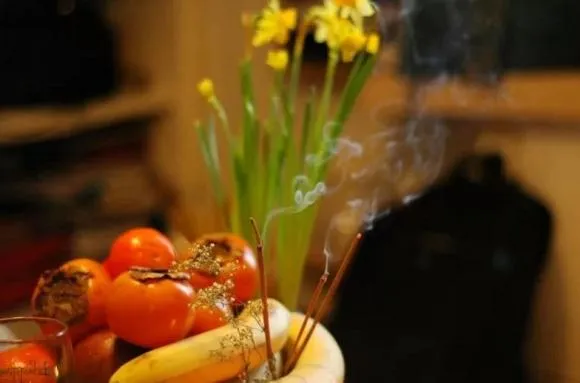 thap-huong-mung-1-cung-ram-luu-y (2)