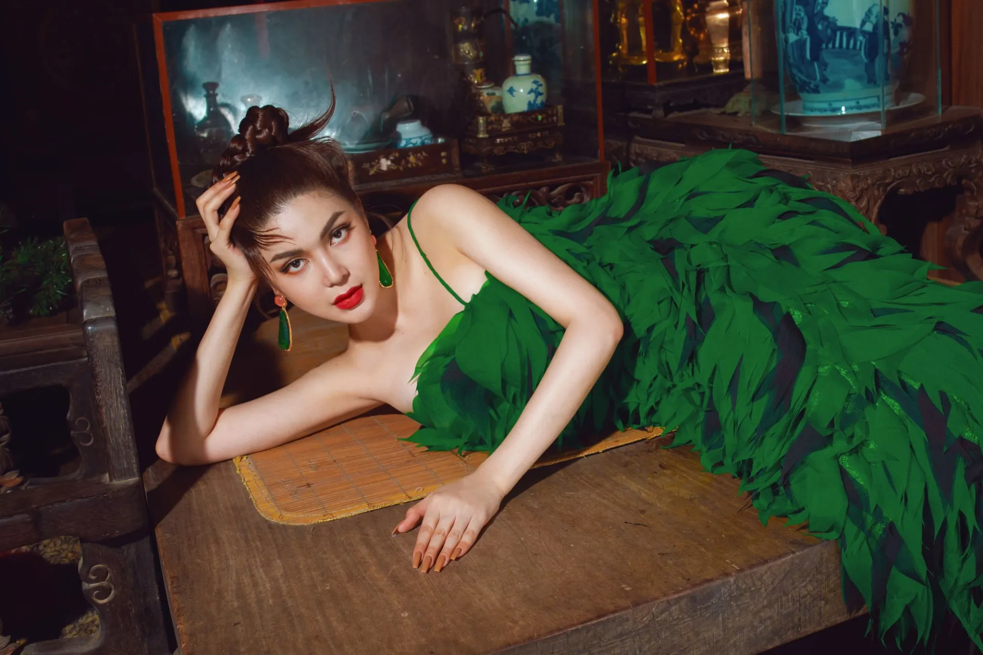 lily-chen-10-1695701200682173802499