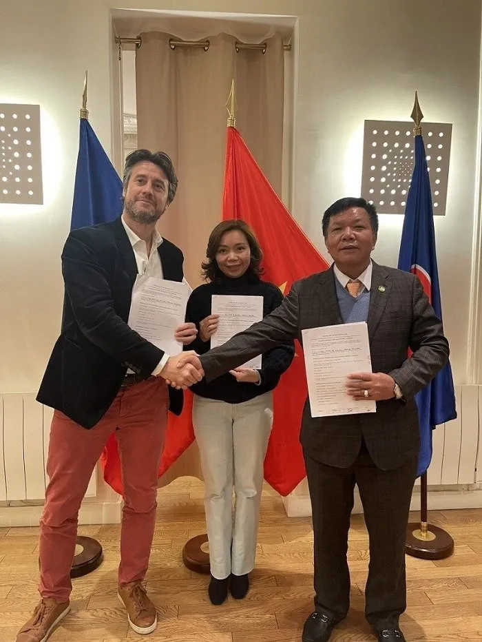 chan-dung-ong-nguyen-the-hong-dai-gia-bac-ninh-vua-chi-hon-153-ty-dong-mua-an-vang-hoang-de-chi-bao-1676370778