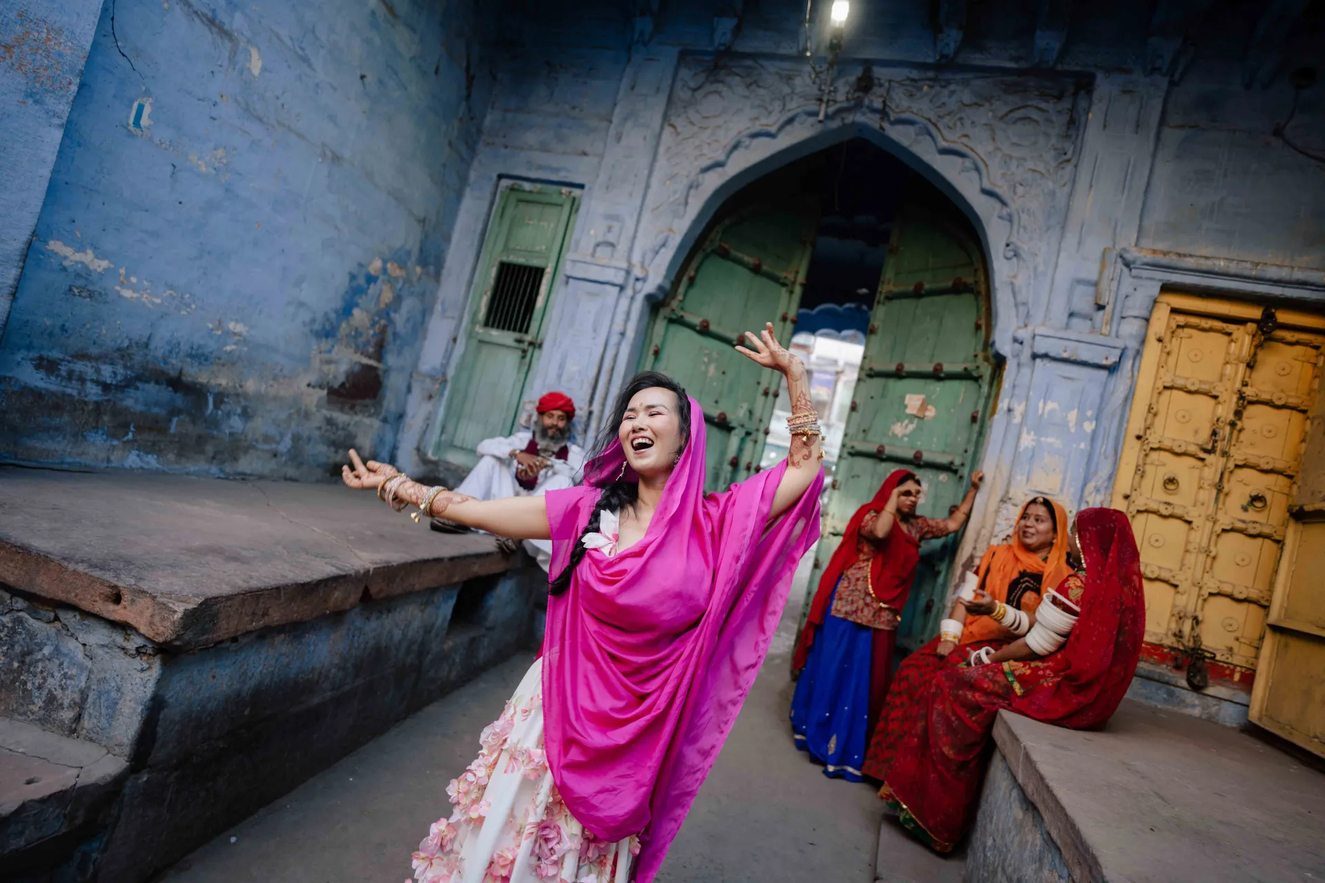 Võ Hạ Trâm phát hành MV cuối cùng trong dự án The Love Journey: Hoa Cỏ Mùa Xuân - ảnh 5