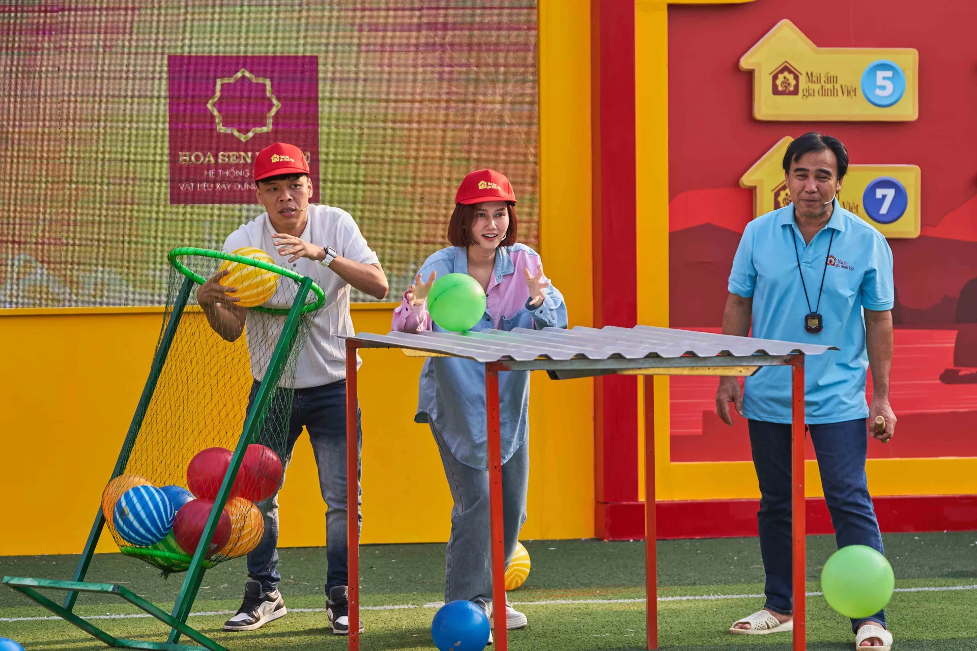 Diễn viên Hương Giang, Trung Ruồi góp sức mang về giải thưởng 100 triệu cho trẻ em mồ côi - ảnh 2