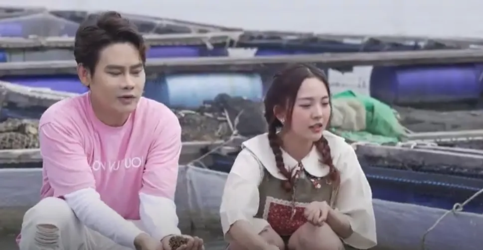 MC Hồng Phúc đưa diễn viên Như Quỳnh khám phá nghề nuôi trồng thủy hải sản tại làng bè Long Sơn - ảnh 2