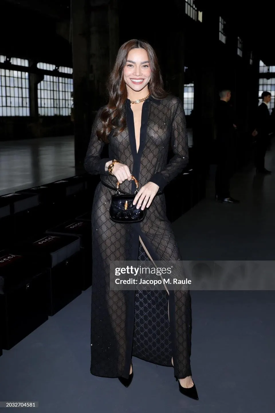 Ho-Ngoc-Ha-show-thoi-trang-tai-Y (3)