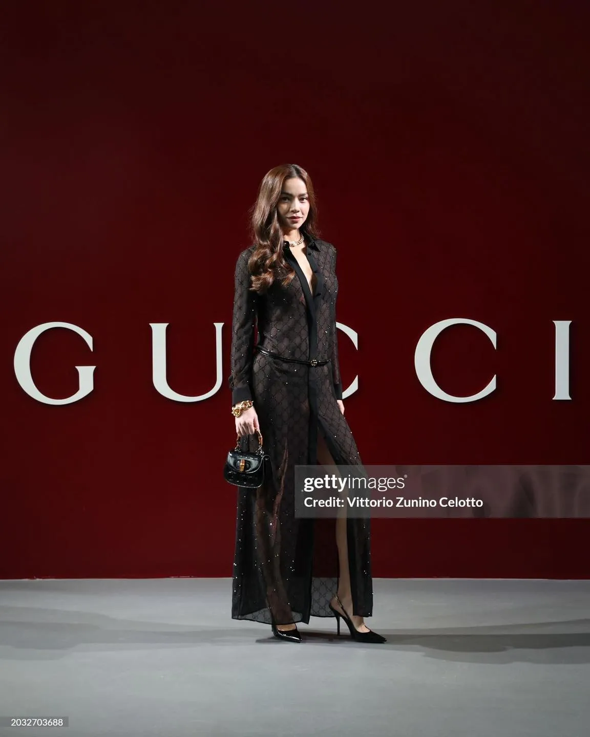 Ho-Ngoc-Ha-show-thoi-trang-tai-Y (5)