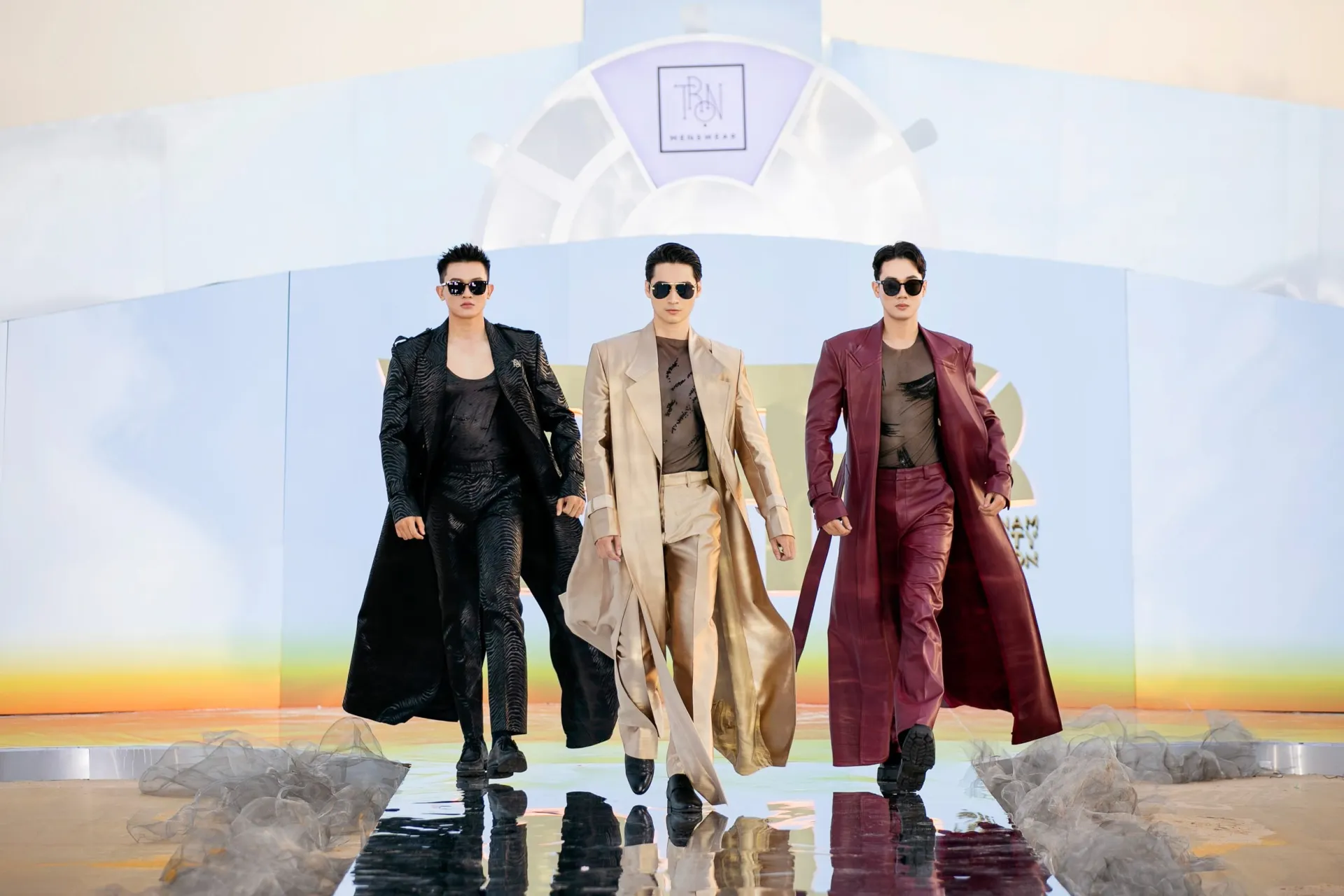 z5680854623703_9adac3c152ff898aefb588ee6a183629