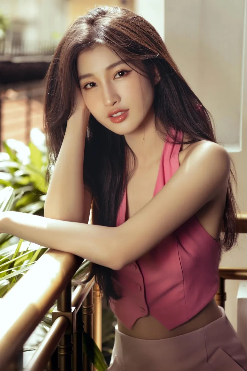 Á hậu Phương Nhi được ví von là 'thần tiên tỷ tỷ' của Vbiz