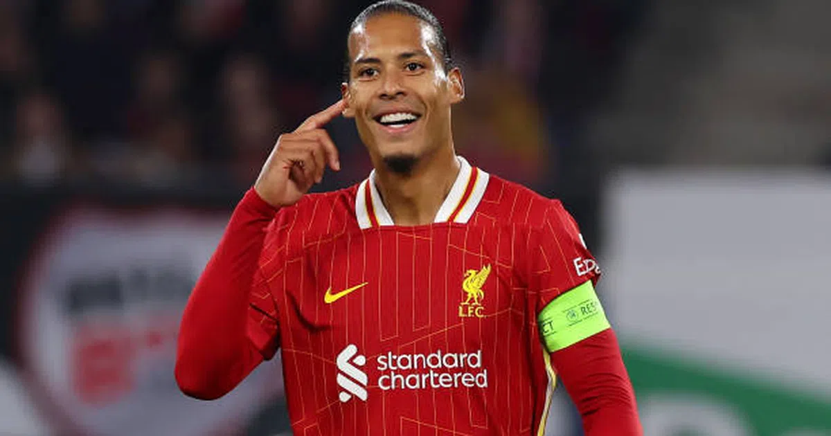 &quot;Van Dijk là quái vật, sẽ chơi bóng đến năm 40 tuổi&quot;