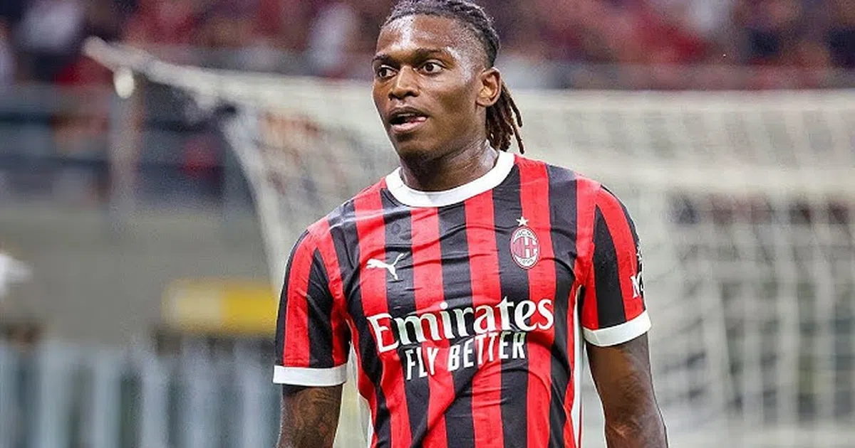 Leao bị chỉ trích, phải ngồi dự bị ở AC Milan