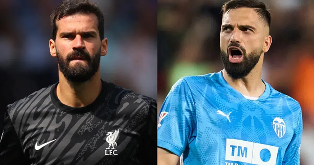 Alisson tiết lộ lập trường về thương vụ sắp nổ của Liverpool