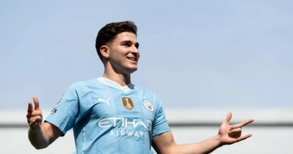 Muốn quên Alvarez, Man City phải móc hầu bao 70 triệu bảng