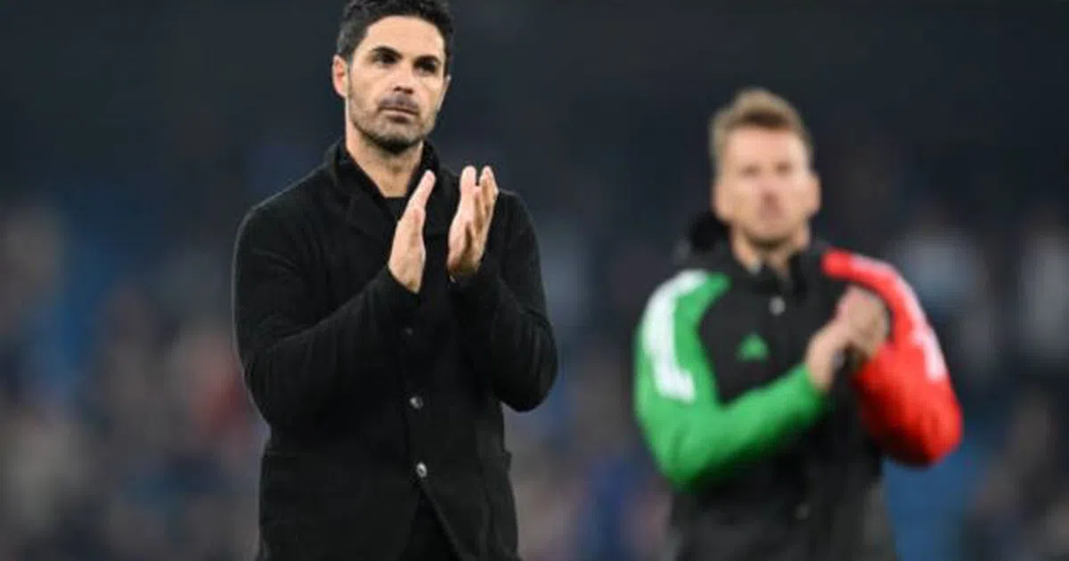 Phàn nàn về trọng tài, Arteta bị cho không có đẳng cấp dẫn Arsenal