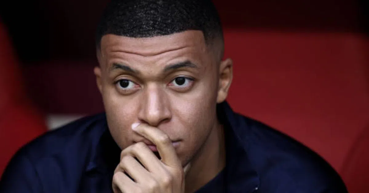 Trở về Paris, báo Pháp dự viễn cảnh ác mộng cho Mbappe