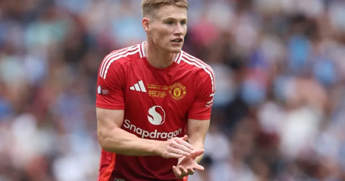 Napoli chi 25 triệu euro cho McTominay