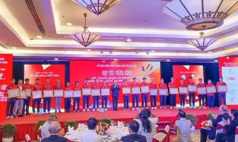 Esports Việt nhận cơn mưa bằng khen sau chiến tích tại SEA Games 31